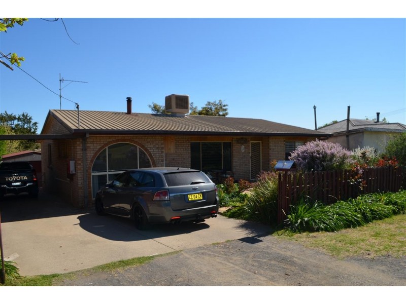 119 Broughton Street, Tumut NSW 2720