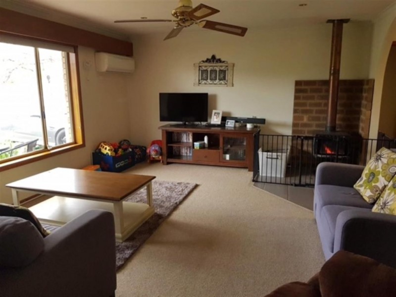 119 Broughton Street, Tumut NSW 2720