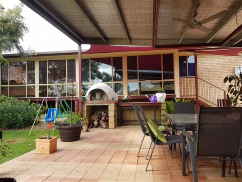 119 Broughton Street, Tumut NSW 2720