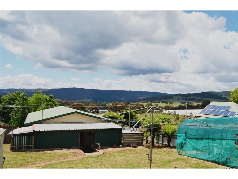 28 Corralyn Avenue, Batlow NSW 2730