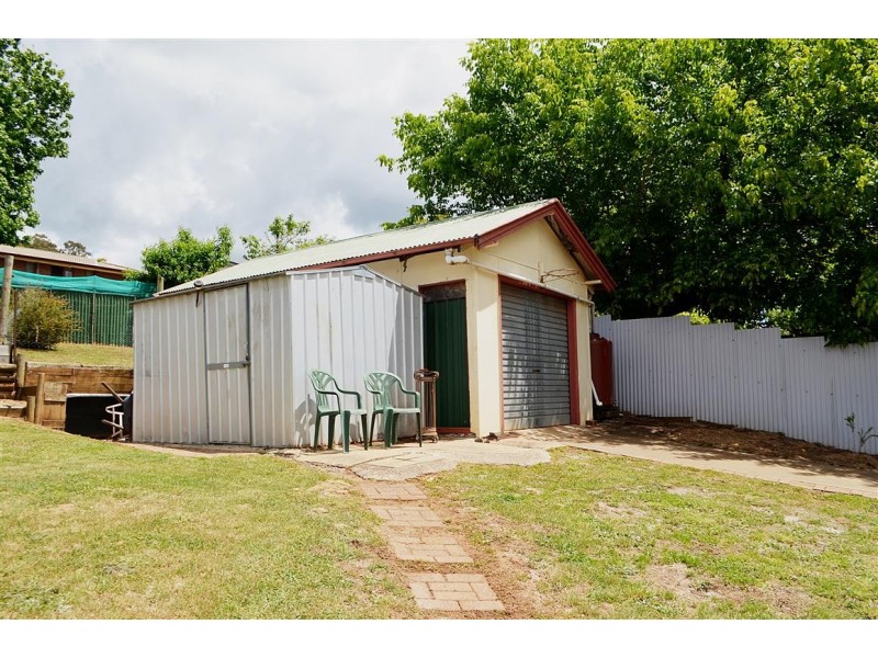 28 Corralyn Avenue, Batlow NSW 2730