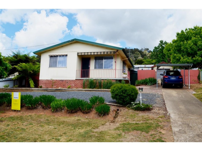 28 Corralyn Avenue, Batlow NSW 2730