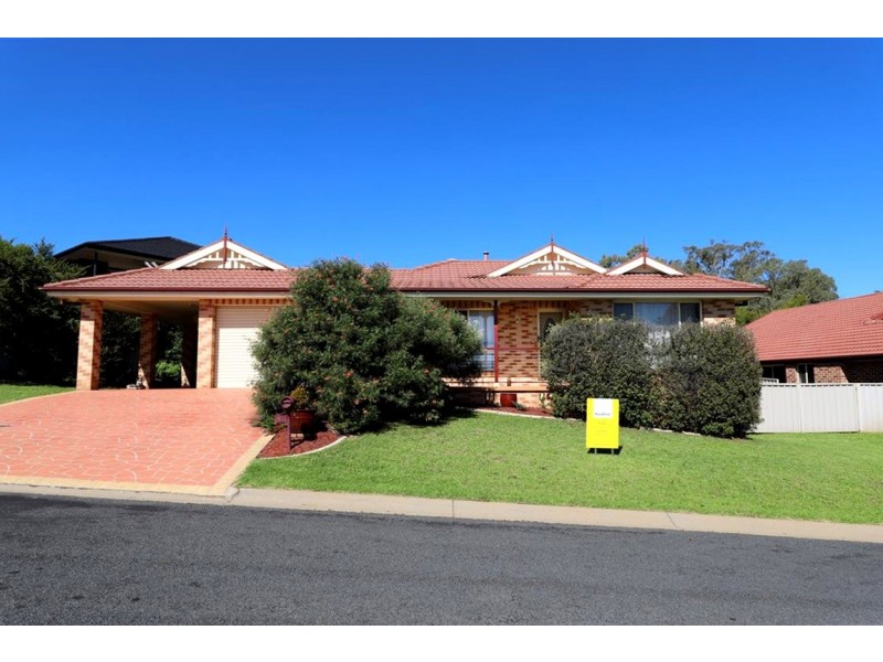 4 Kiandra Drive, Tumut NSW 2720