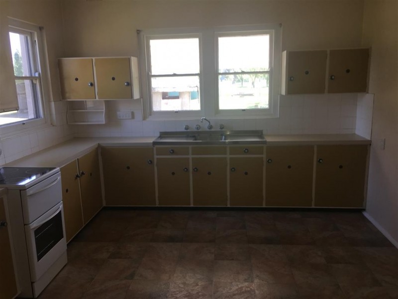 97 Bombowlee Avenue, Tumut NSW 2720