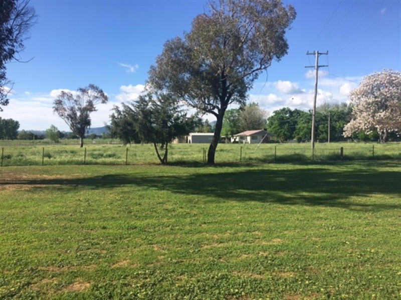 97 Bombowlee Avenue, Tumut NSW 2720