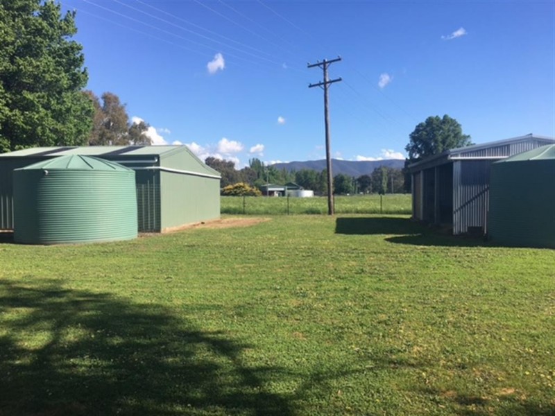 97 Bombowlee Avenue, Tumut NSW 2720