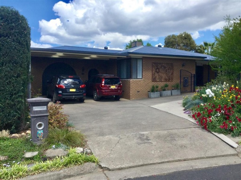 10 Anderson Place, Tumut NSW 2720