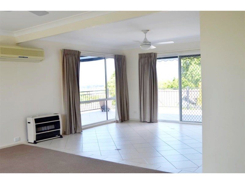 208 Wynyard Street, Tumut NSW 2720