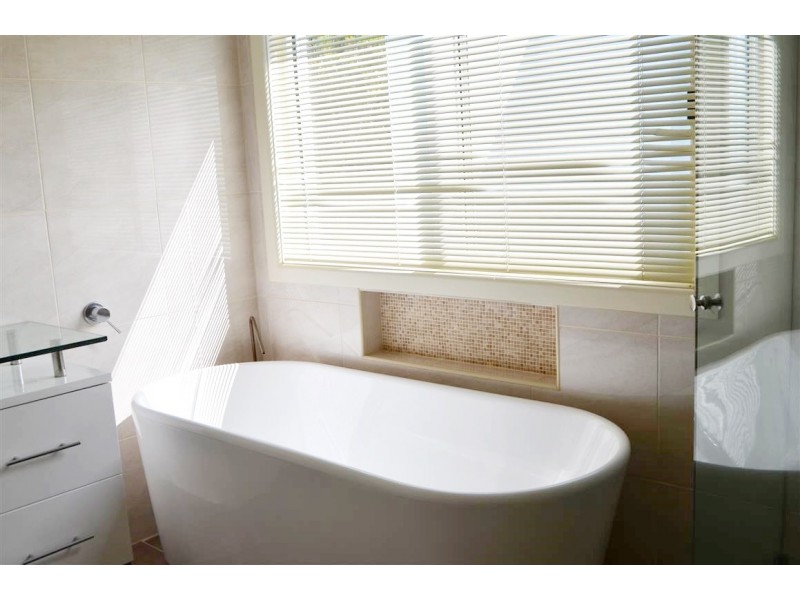 208 Wynyard Street, Tumut NSW 2720