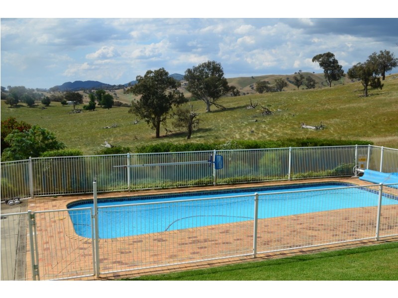 86 Cloverdale Road, Tumut NSW 2720