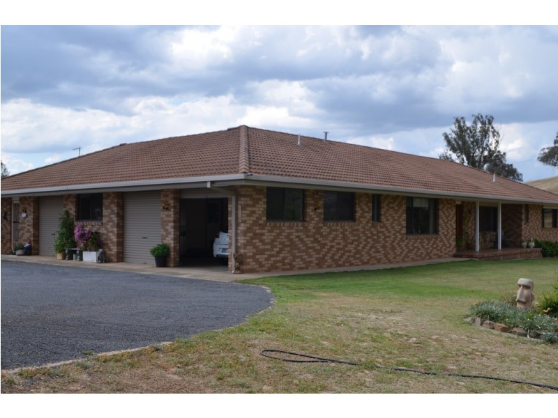 86 Cloverdale Road, Tumut NSW 2720