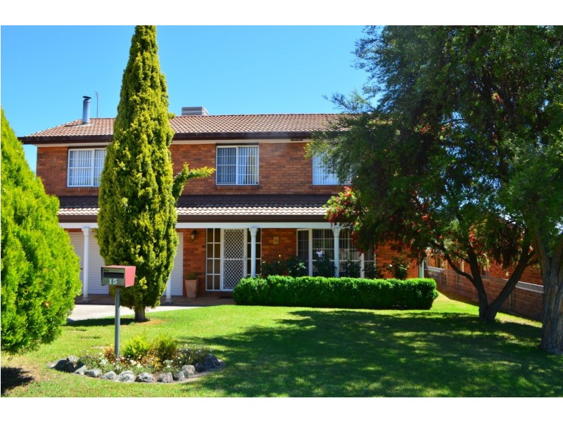 15 Cedar Crescent, Tumut NSW 2720