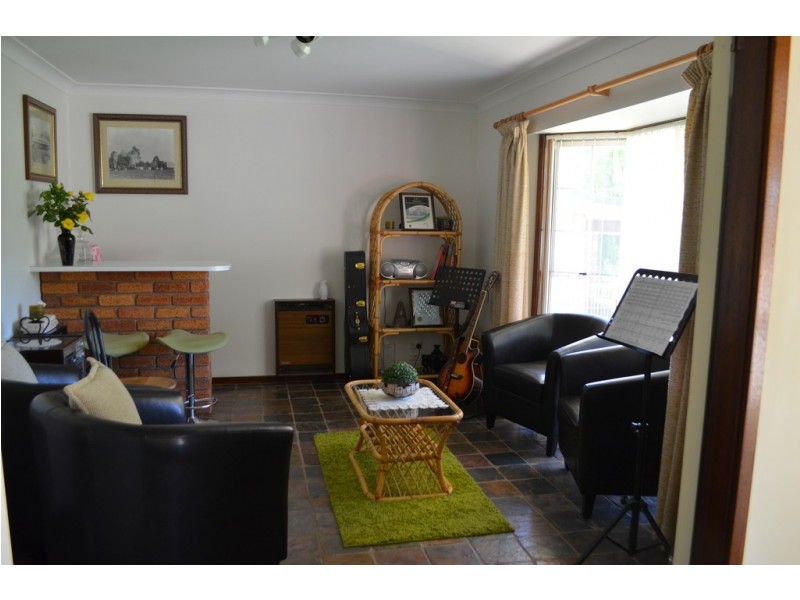 15 Cedar Crescent, Tumut NSW 2720