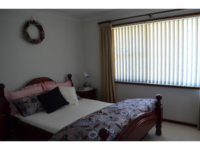 15 Cedar Crescent, Tumut NSW 2720