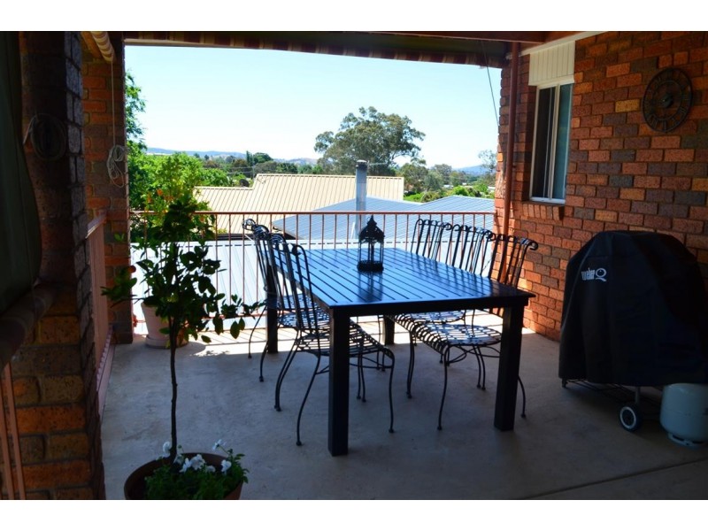 15 Cedar Crescent, Tumut NSW 2720