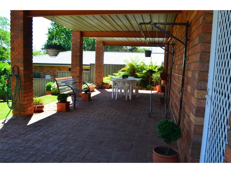 15 Cedar Crescent, Tumut NSW 2720