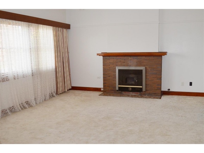 75 Simpson Street, Tumut NSW 2720