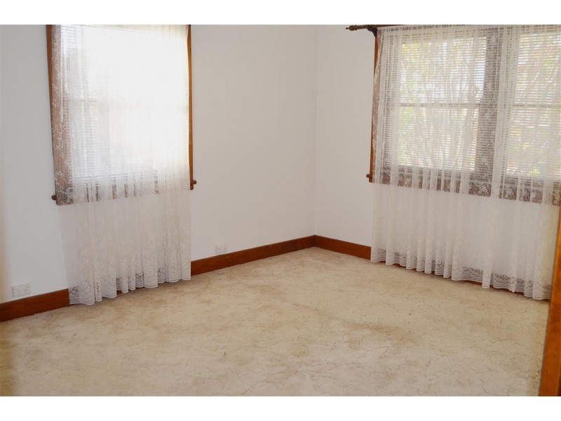 75 Simpson Street, Tumut NSW 2720