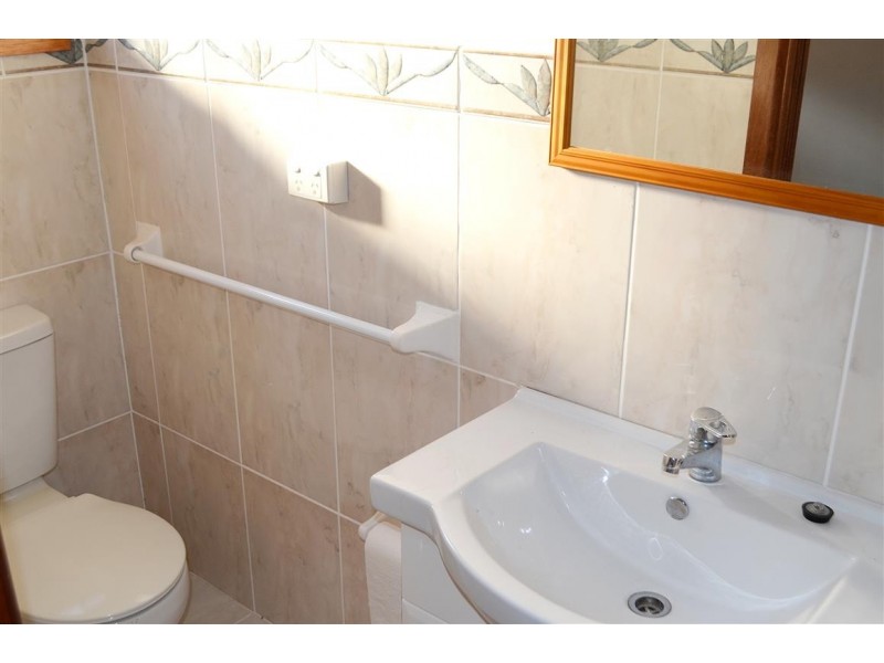 75 Simpson Street, Tumut NSW 2720