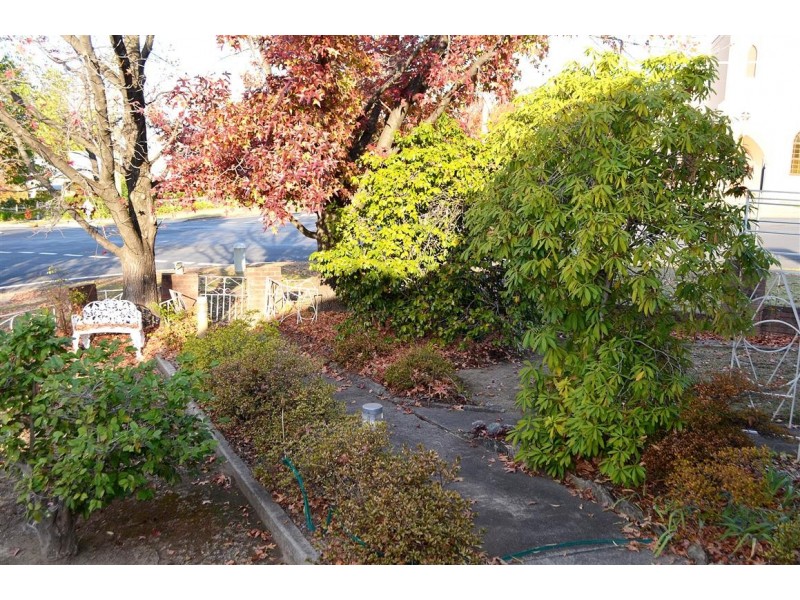 75 Simpson Street, Tumut NSW 2720