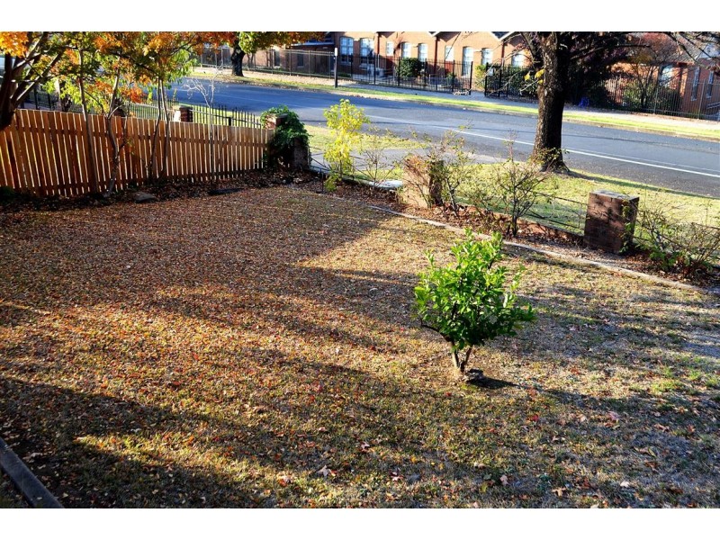 75 Simpson Street, Tumut NSW 2720