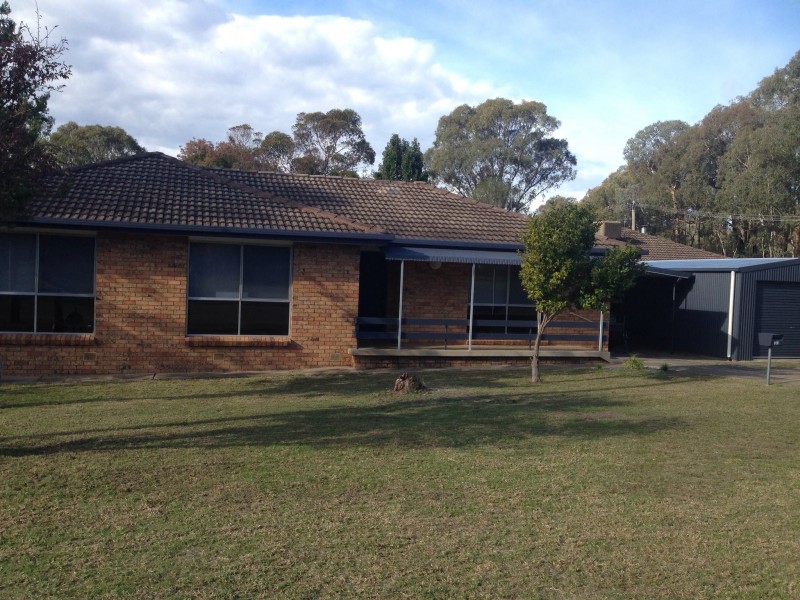 33 Quandong Ave, Tumut NSW 2720