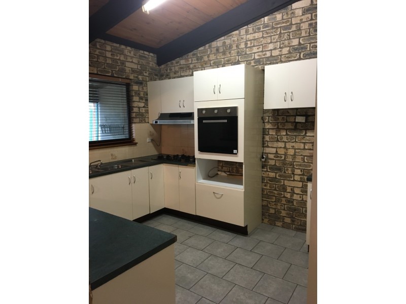 12 Elphick Street, Tumut NSW 2720