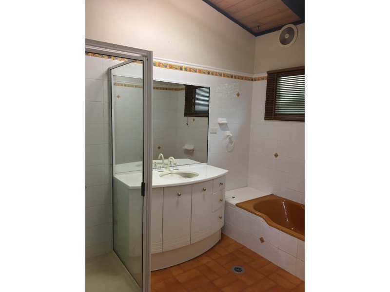 12 Elphick Street, Tumut NSW 2720