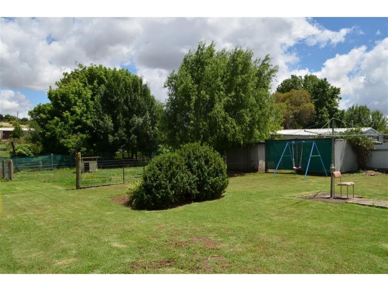60 Selwyn Street, Adelong NSW 2729