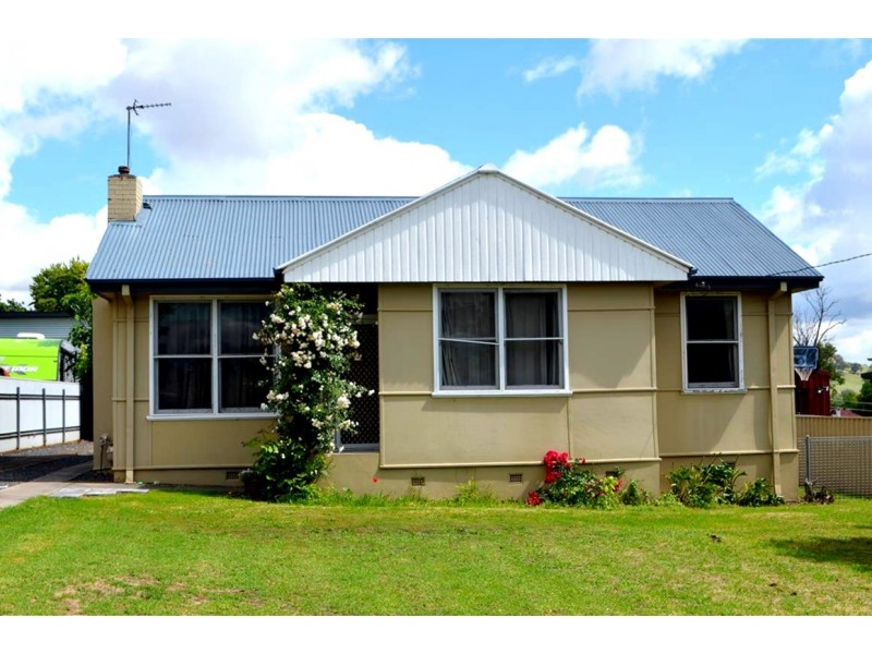 49 Carey Street, Tumut NSW 2720
