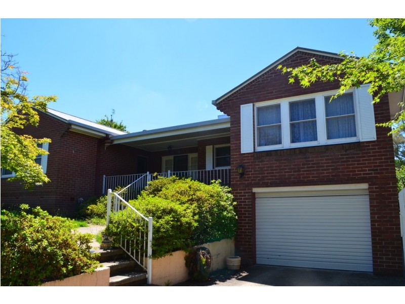 9 Clunie Avenue, Tumut NSW 2720