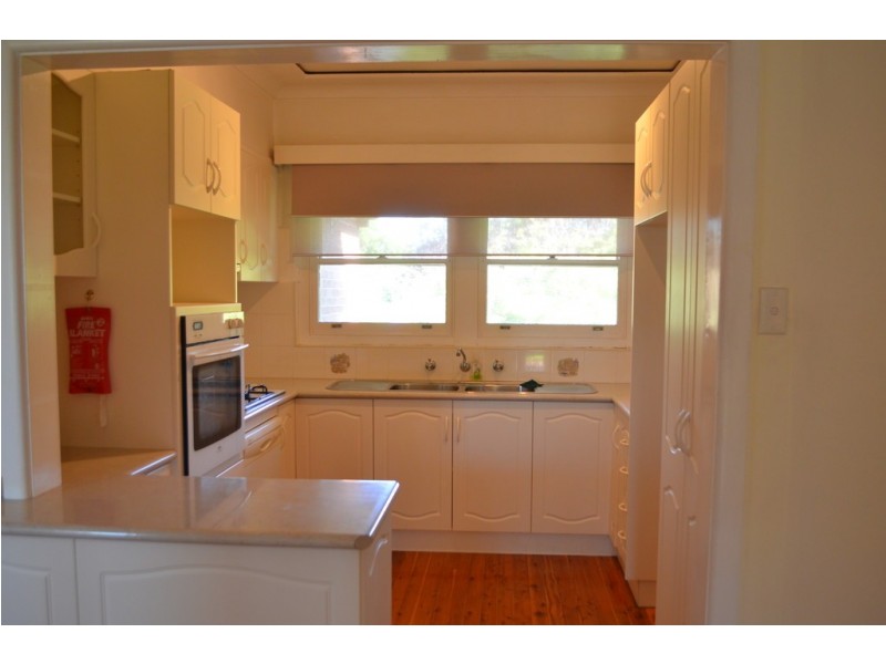 9 Clunie Avenue, Tumut NSW 2720