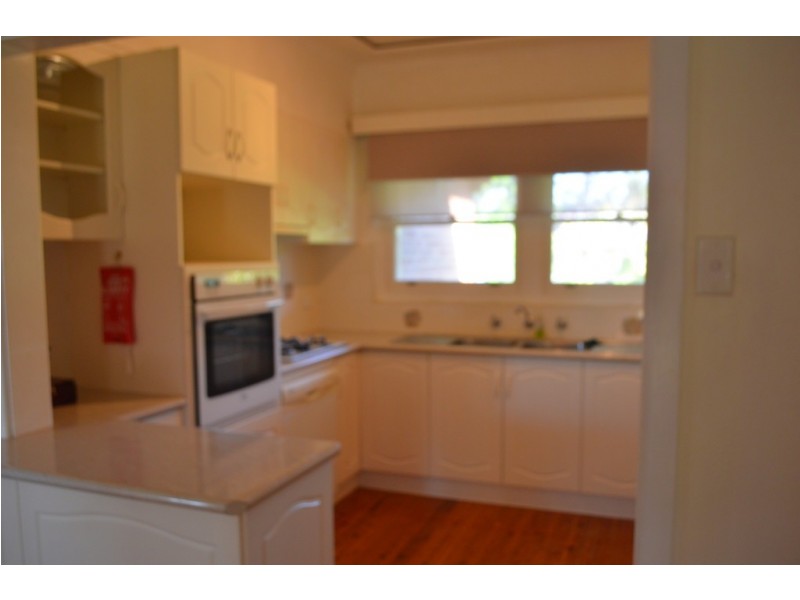 9 Clunie Avenue, Tumut NSW 2720