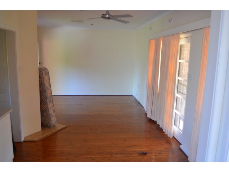 9 Clunie Avenue, Tumut NSW 2720