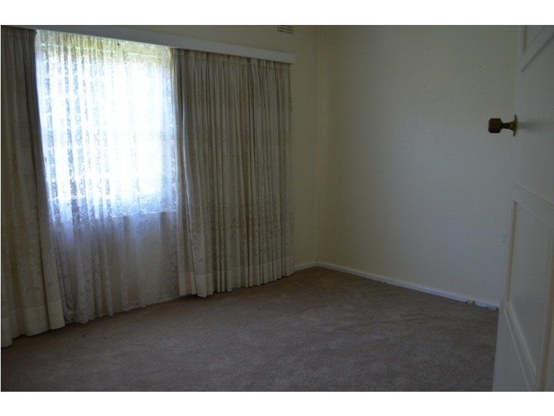 9 Clunie Avenue, Tumut NSW 2720