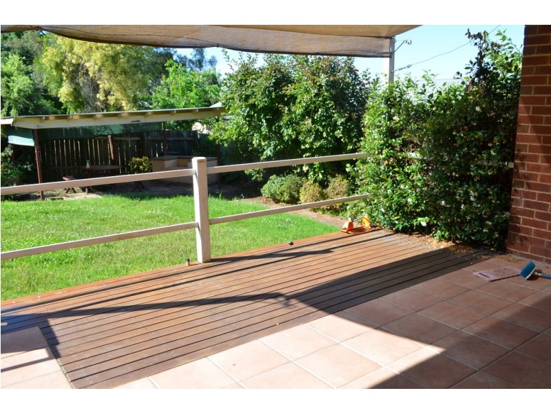 9 Clunie Avenue, Tumut NSW 2720