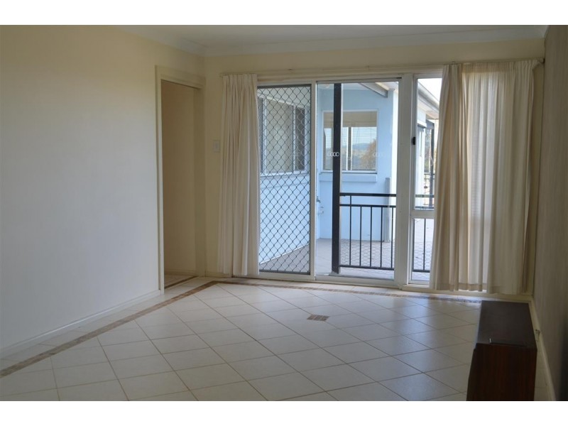 208 Wynyard Street, Tumut NSW 2720