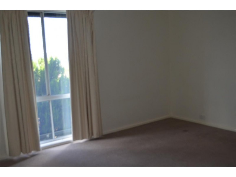 208 Wynyard Street, Tumut NSW 2720