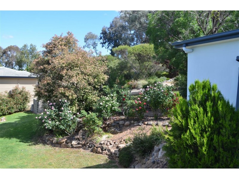208 Wynyard Street, Tumut NSW 2720