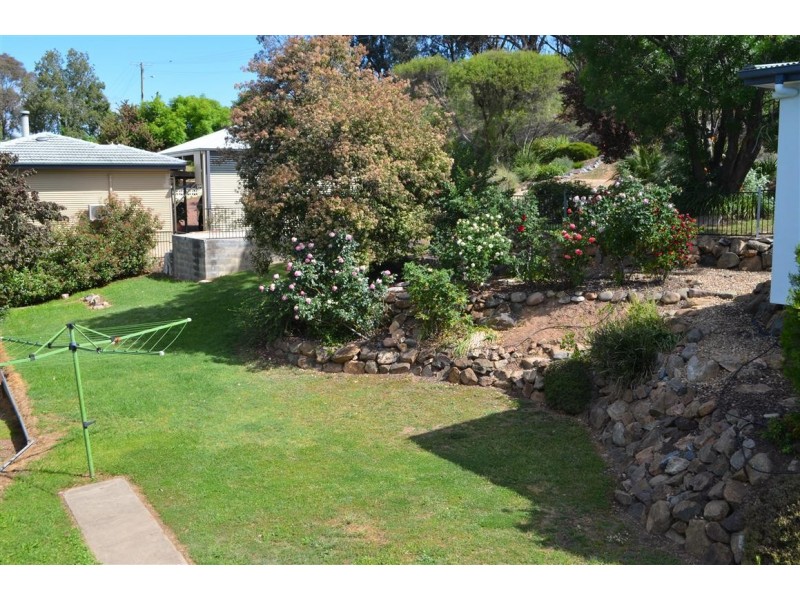 208 Wynyard Street, Tumut NSW 2720