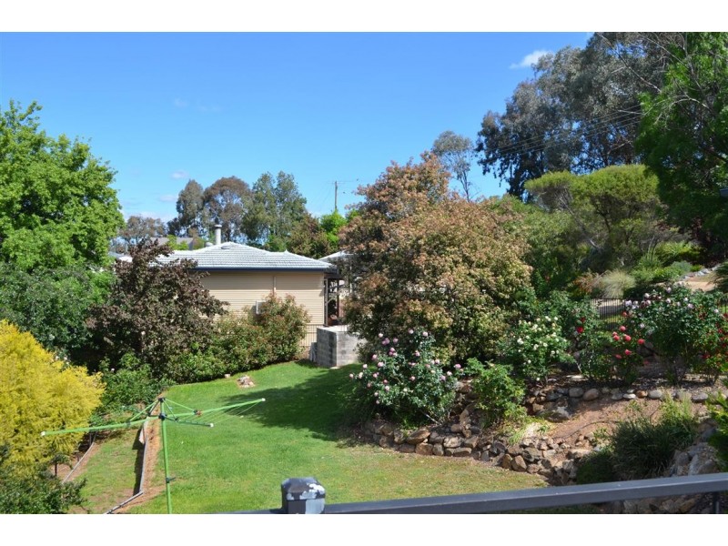 208 Wynyard Street, Tumut NSW 2720