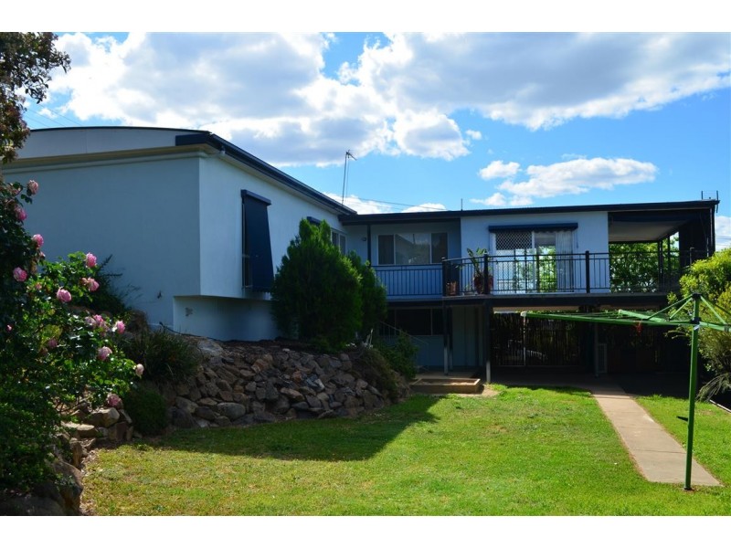 208 Wynyard Street, Tumut NSW 2720