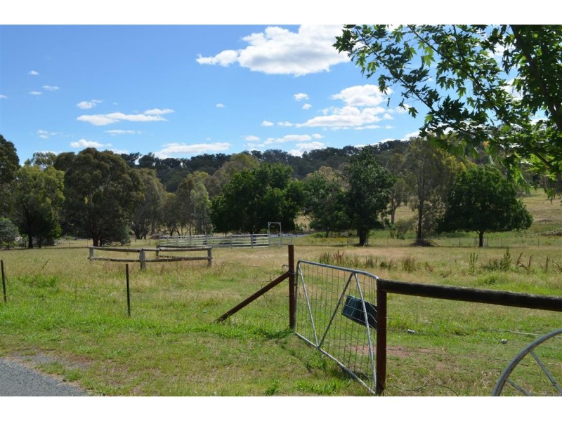 53 Cloverdale Road, Tumut NSW 2720