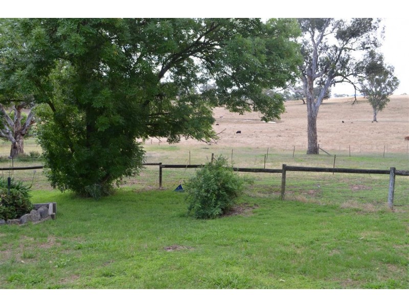 53 Cloverdale Road, Tumut NSW 2720