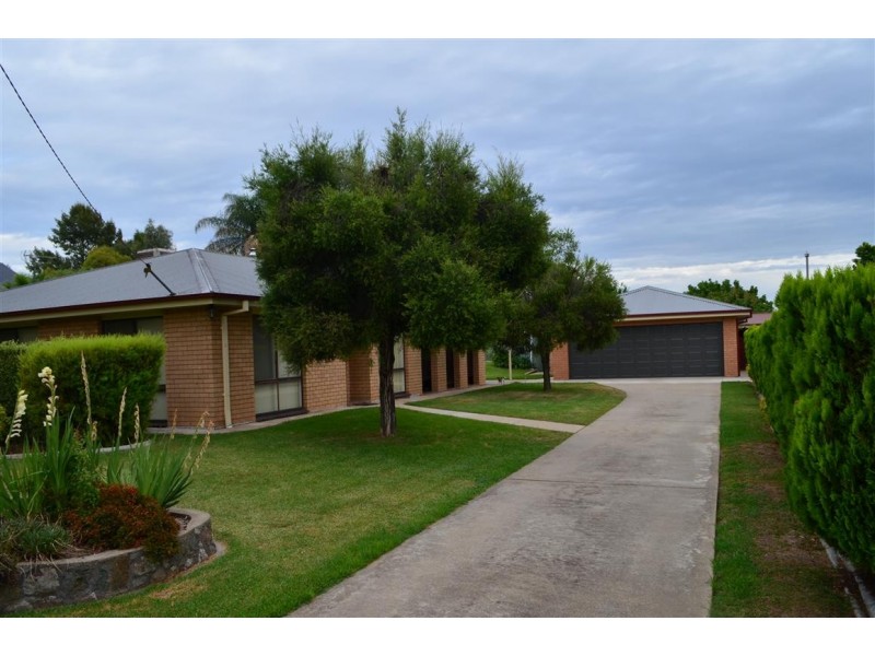 77 Broughton Street, Tumut NSW 2720