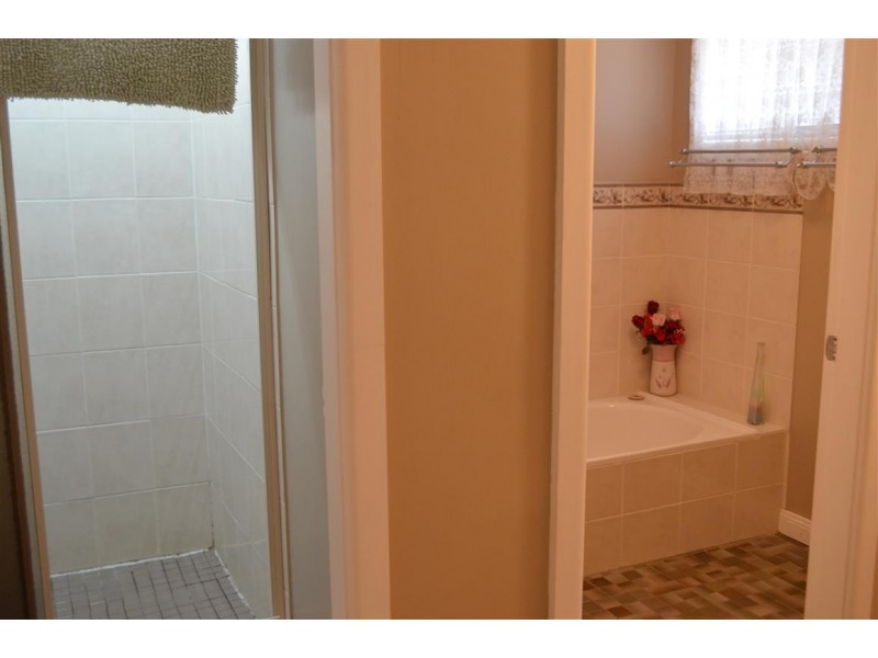 77 Broughton Street, Tumut NSW 2720