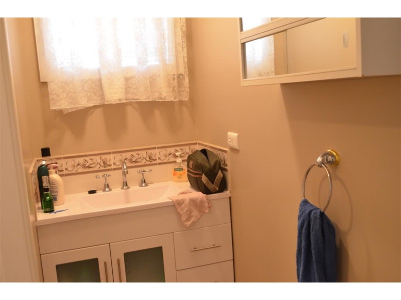 77 Broughton Street, Tumut NSW 2720