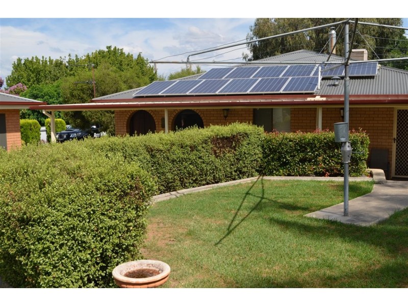 77 Broughton Street, Tumut NSW 2720