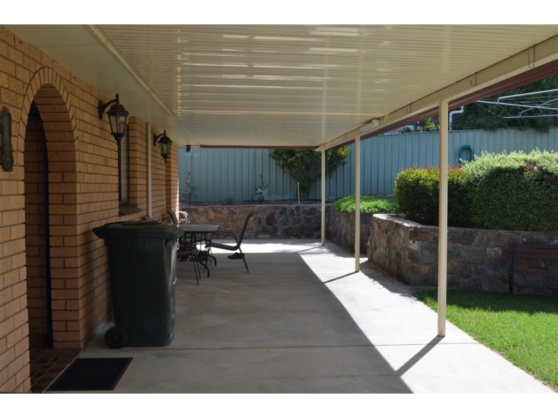 77 Broughton Street, Tumut NSW 2720