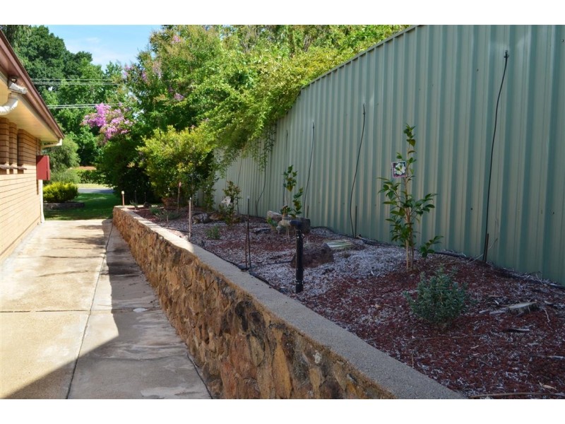 77 Broughton Street, Tumut NSW 2720